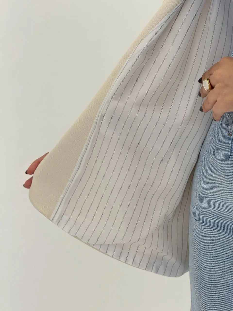 3597-کت پرادا کاروس